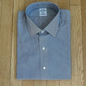 Brooks Brothers men’s classic button-down shirt NWT